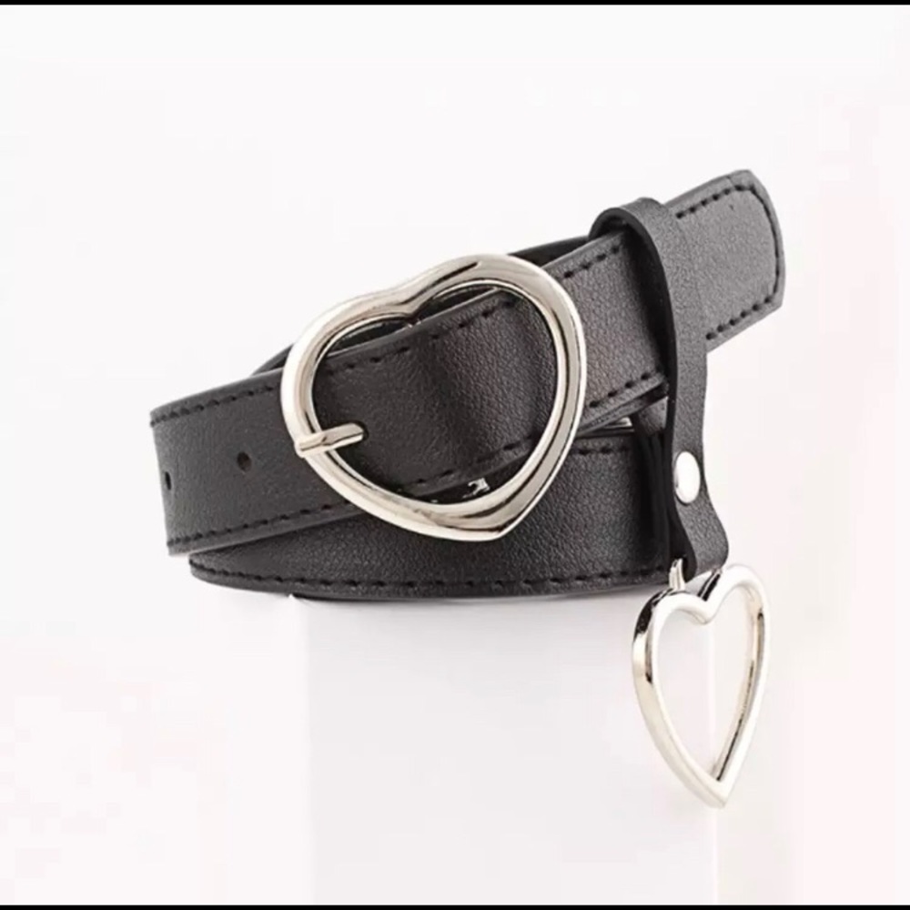 heart shaped buckle belt with heart shaped tassel